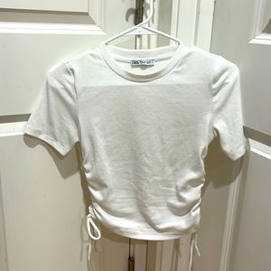 White fitted tshirt with side drawstrings